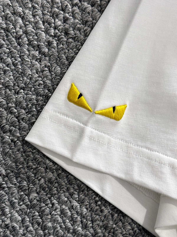 ブランドTシャツ角部分ディテール